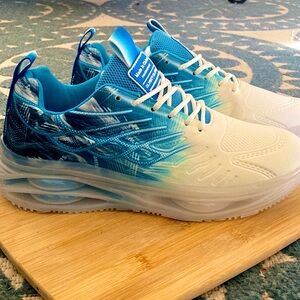 NEW MENS BLUE/WHITE SPORT SHOE SZ 7